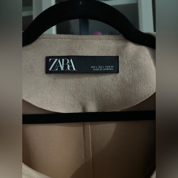 Zara jacket, boho chic and Coachella vibes! Size L never worn. Fringe - Picture 3 of 11